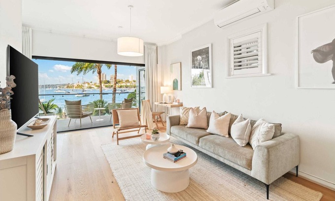 Elizabeth Bay Apartment | Cocos Apartment at Palm View Collective