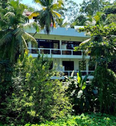 Thiranagama House | CoCoSuRf House, Luxury among palms
