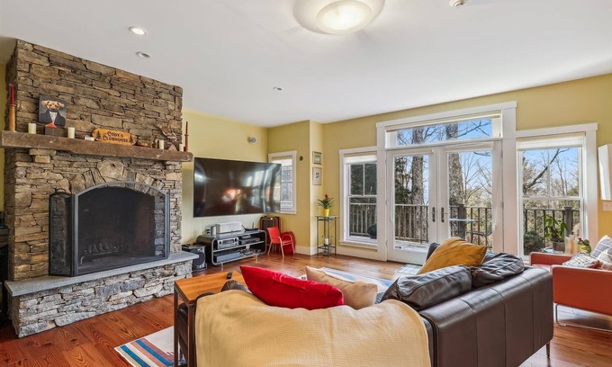 Waterbury Center House | Cody's Clubhouse: 3 br, wood fireplace, firepit & deck
