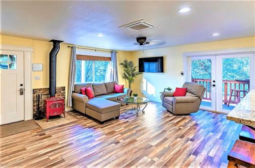 Mariposa Apartment | Cody's Cozy Cottage-Near Yosemite