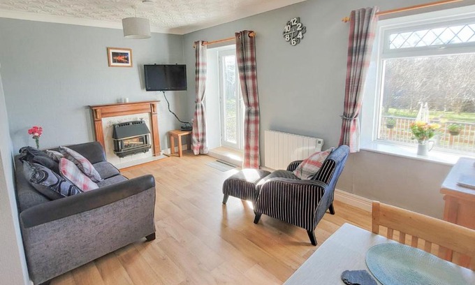 Groeslon House | Coed Y Glyn Bach