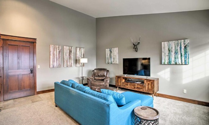 Coeur d'Alene Apartment | Coeur dAlene Condo - 2 Mi to Beach and Lake!