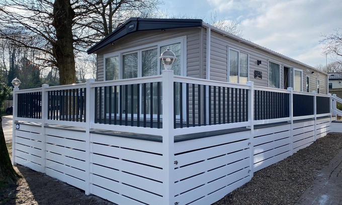 Hastings House | Coghurst Hall Holiday Home Sleeps 6, 2 bedrooms