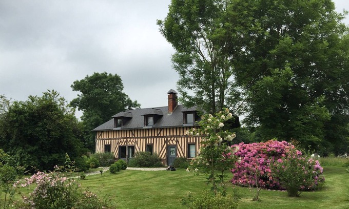 Fatouville-Grestain Cottage | COHCO ART GITE / LA LONGERE