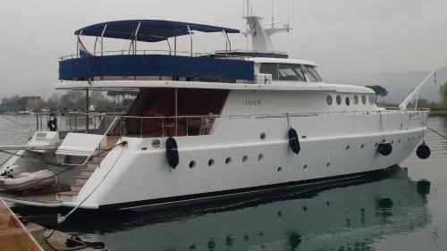 Bocca di Magra-La Ferrara Boat Rental | Cohete Boat