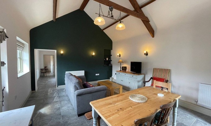 Cowbridge Apartment | Cohost Partners Cozy Farmhouse Stunning Views