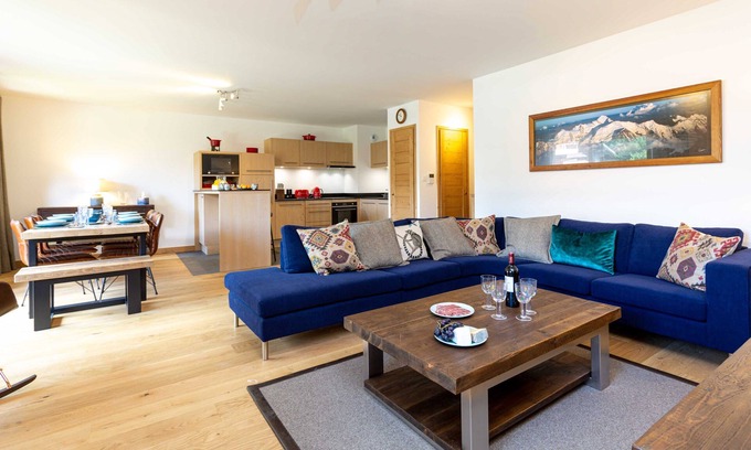 Les Praz-de-Chamonix Cottage | Coin des Drus Apartment - an apartment that sleeps 6 guests in 3 bedrooms