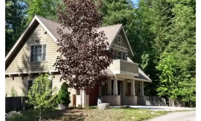 Sandpoint House | Colburn Woods Carriage House