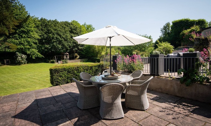 Kingsbridge Cottage | Colby Cottage - a cottage that sleeps 4 guests in 2 bedrooms