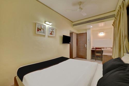 Central Pune Hotel | Collection O Kapil Residency Parage Chowk Near Lal Mahal