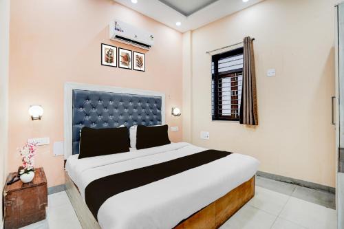 New Delhi Hotel | Collection O Shalimar Bagh Metro Station Formerly Devisa Residency