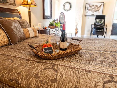 College Park House | College Park-Orlando 5Star Villa Oasis - Home Away From Home - QUIET Neighborhood-PRIVATE Botanical Courtyard - mins from EOLA,DT, Winter Park - Free Parking & EV Plug In