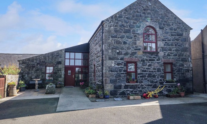 Ballycastle Cottage | COLLIERS BARN, pet friendly, character holiday cottage in Ballycastle