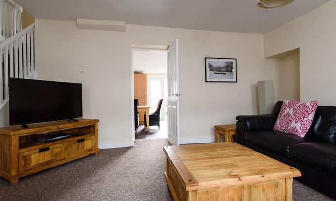 Pentrebach House | Colliers House