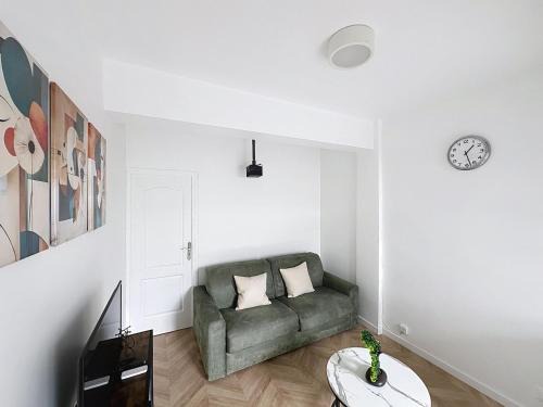 Petit-Colombes Apartment | Colombes - Home Cinéma près de La Défense et Paris