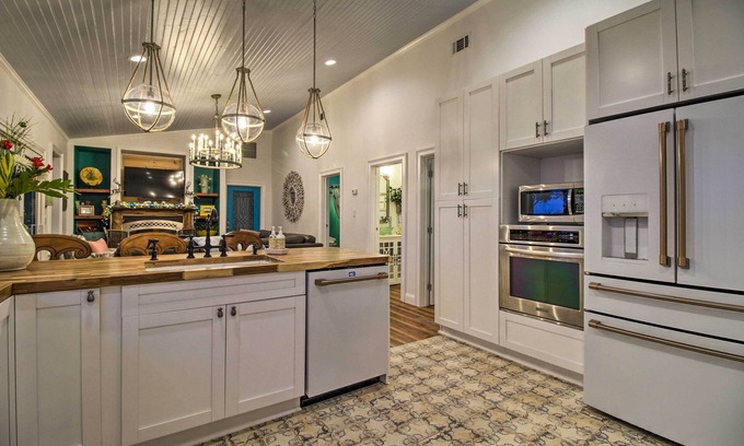 Midway House | Colonels Island Haven: Panoramic Water Views