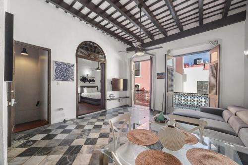 Old San Juan Apartment | Colonial Apt with Balcony in OSJ Next to San Sebastian APT 3