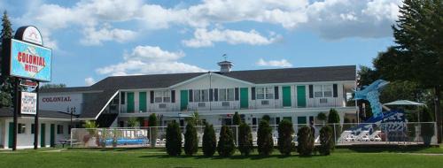 Wisconsin Dells Hotel | Colonial motel