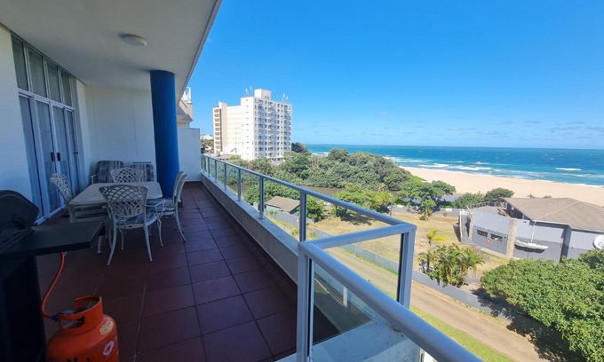 Margate Beach Apartment | Colonial Sands 405