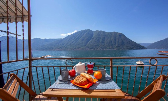 Colonno Apartment | Colonno Fronte Lago