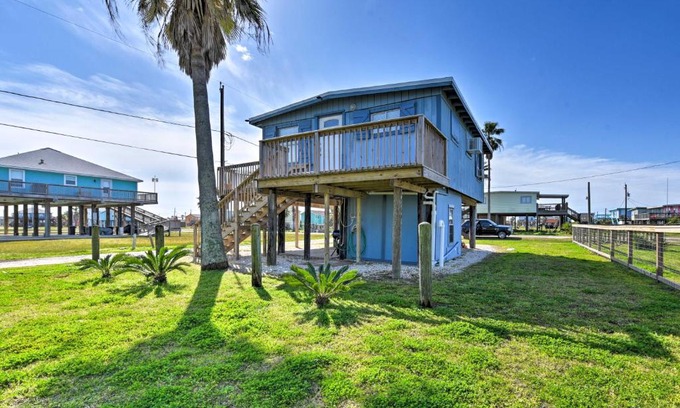 Surfside Beach House | Colorful Cottage - 1 Mi to Surfside Beach Access!