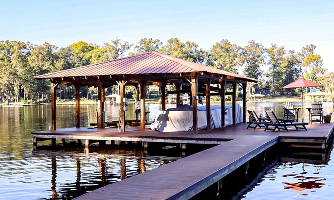 Cobb Cabin | Colorful lakefront home with private dock, scenic porch, washer/dryer, & AC