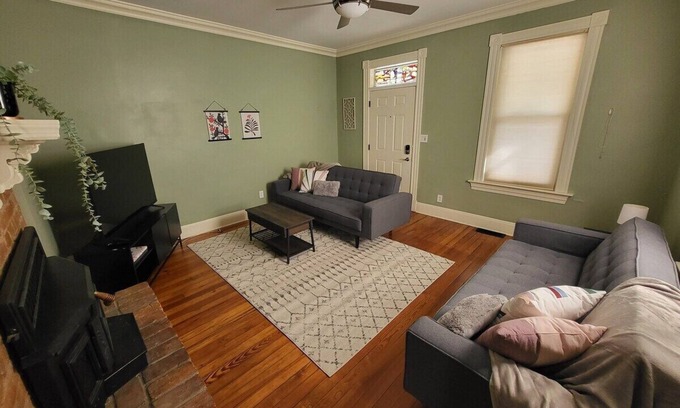 Cincinnati House | Columbia-Tusculum Gem 2BR Remodeled Historic Home