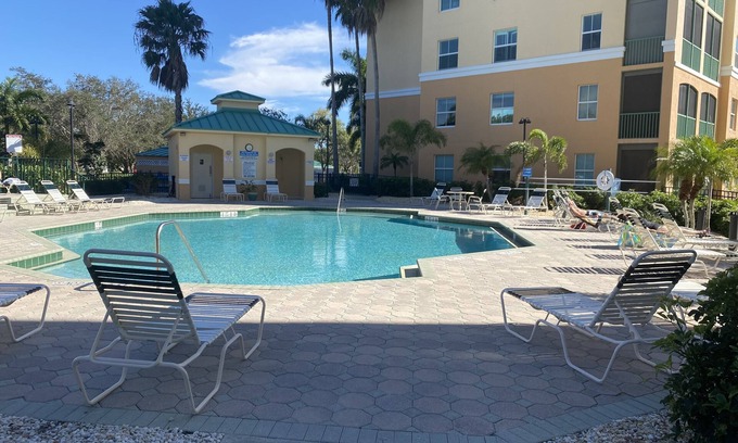Burnt Store Marina Condo | Come enjoy Sunny Florida and all the amenities of Burnt Store Marina!