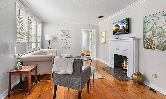 Avondale House | Come enjoy this stylish bungalow and explore everything cool about Jacksonville