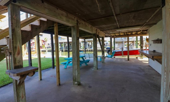 San Luis House | Come Stay - and Sail Away - at this Lovely Canal Home