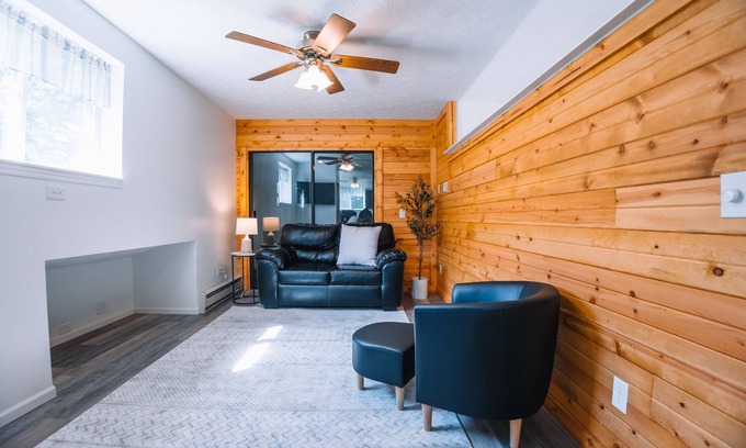 Alliance Apartment | Come stay at The Loft!
