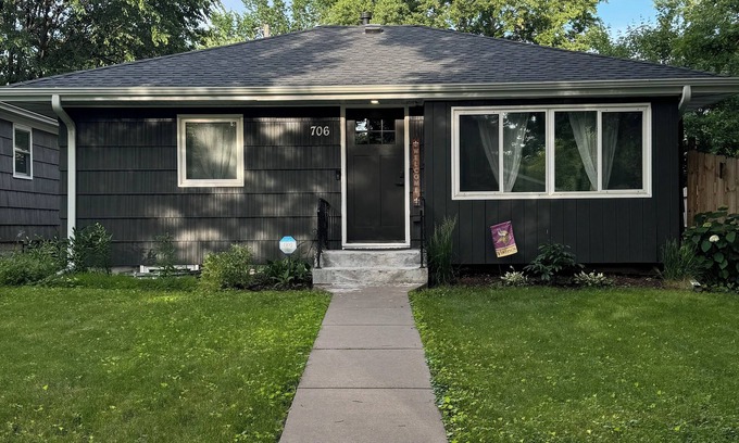 Harrison House | Come stay, relax and unwind at this centrally-located home in Willard Hay.