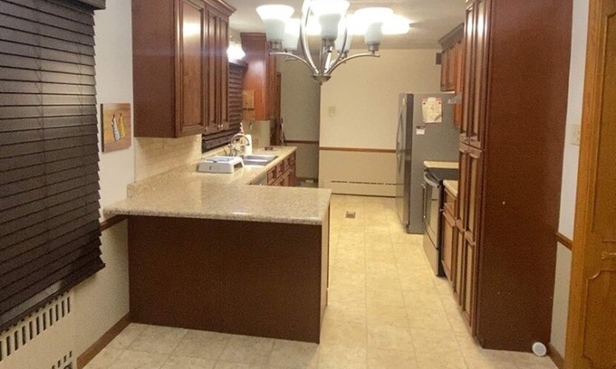 Spanish Lake House | Come Stay with us - We welcome Royals like you
