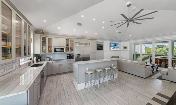 North Captiva House | Come Together-consist of 2 Homes4 Golf Carts2 pool