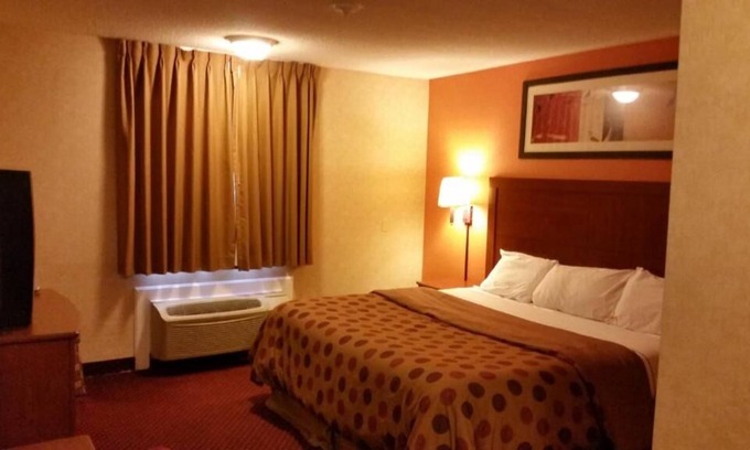 Foxboro House | Comfort and Convenience! Near Patriot Place, FREE Parking & Breakfast!