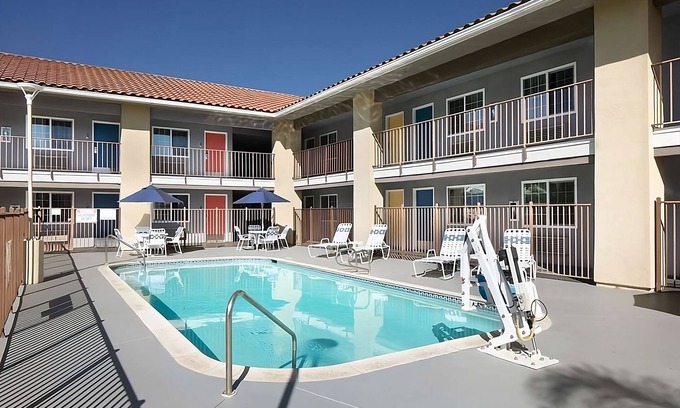 Temecula Resort | Comfort and Convenience in Signature Temecula! Free Parking, Onsite Pool