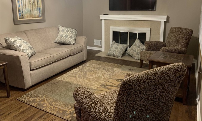 South Central Omaha House | Comfort and privacy convenient location