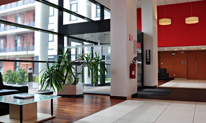 Saint-Cyr-l'Ecole Apartment | Comfort Aparthotel Versailles Saint Cyr l'Ecole