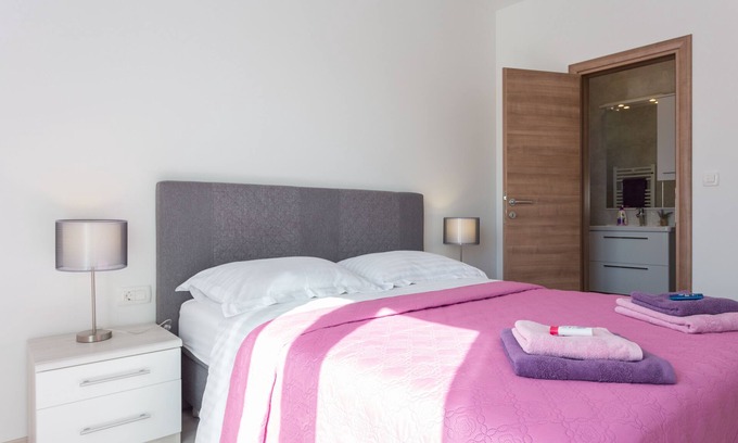 Orasac Apartment | Comfort bedroom in peaceful village near Dubrovnik