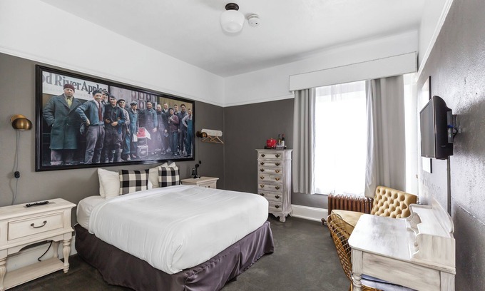 Hood River Hotel | Comfort & Convenience! Minutes to Hood River Waterfront Park, Pets Allowed