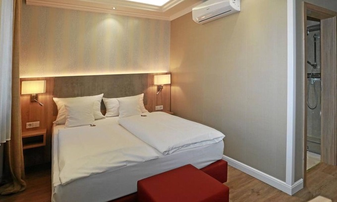Rheinfelden Apartment | Comfort double room with shower and WC