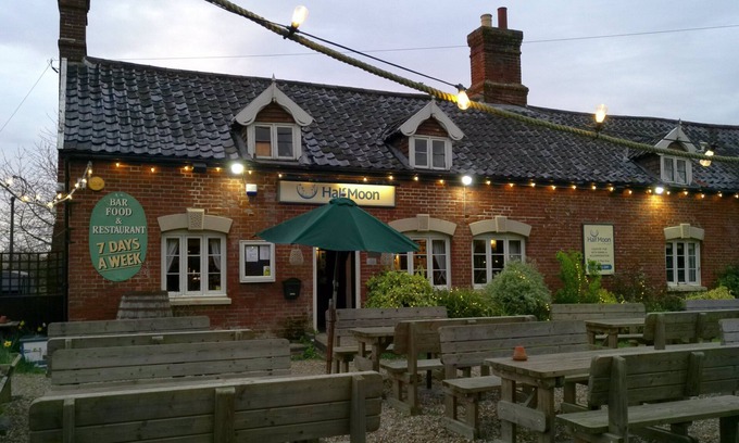 Diss House | Comfort Family Room at the Half Moon Inn