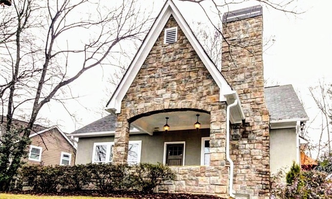 Westside House | Comfort in the Heart of the Upper West Side – Your Home Away from Home!