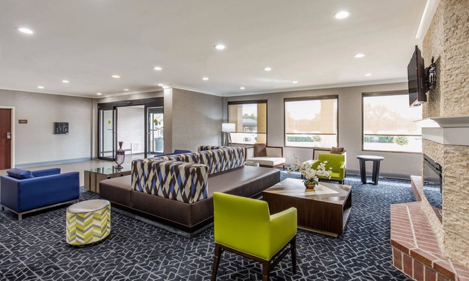 Calverton Hotel | Comfort Inn College Park North