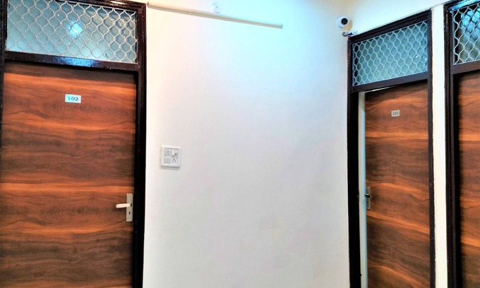 Mayur Vihar Phase 1 Hotel | Comfort Inn Hotel.Near MayurVihar Metro1