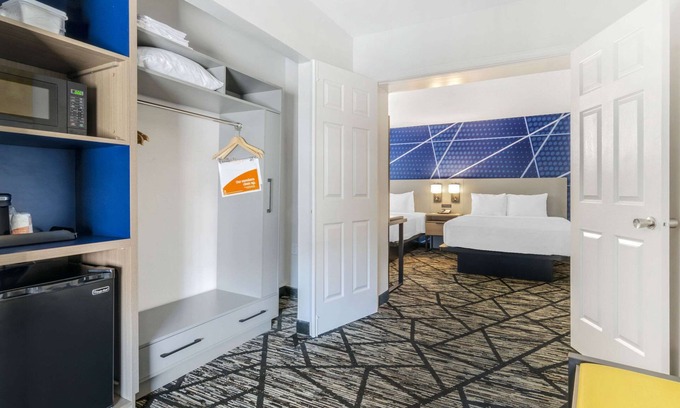 Midtown - Westport Hotel | Comfort Inn Kansas City Midtown