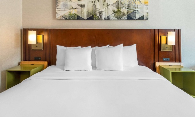 Ottawa Division Hotel | Comfort Inn Ottawa West Kanata
