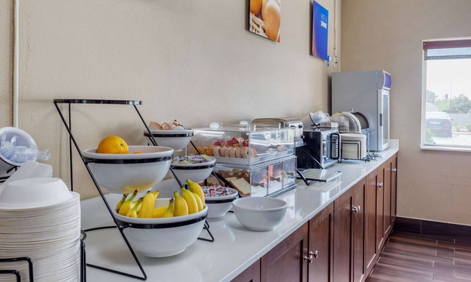 Rockford Hotel | Comfort Inn Rockford near Casino District