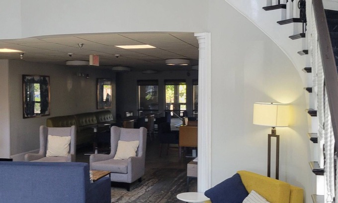 Stone Mountain Hotel | Comfort Inn & Suites at Stone Mountain