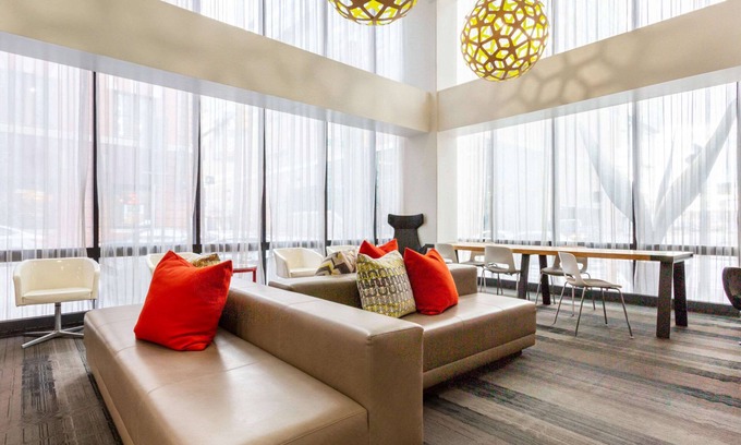 Downtown Baltimore Hotel | Comfort Inn & Suites Baltimore Inner Harbor